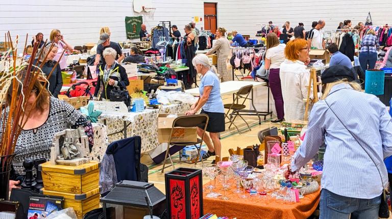 Une autre belle édition du marché aux puces grâce à vous!